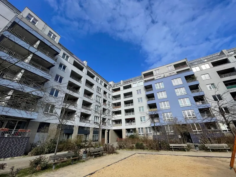 Schöne 2-Zimmer-Dachgeschoss-Wohnung mit zwei Terrassen in Berlin-Prenzlauer Promenade! — photo 1
